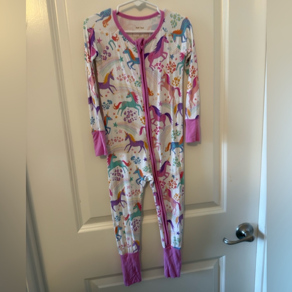 2T little sleepies unicorn zippy